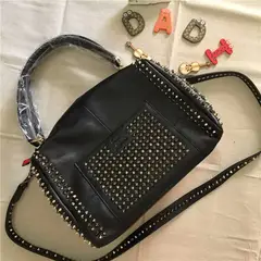 크리스찬 루부탱 숄더백 2914