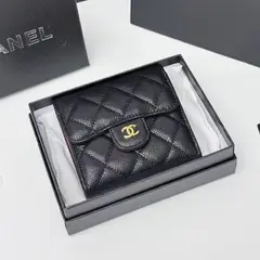 샤넬 클래식 스몰 플랩 지갑 그레인드 카프스킨 & 골드 메탈 블랙 AP0231