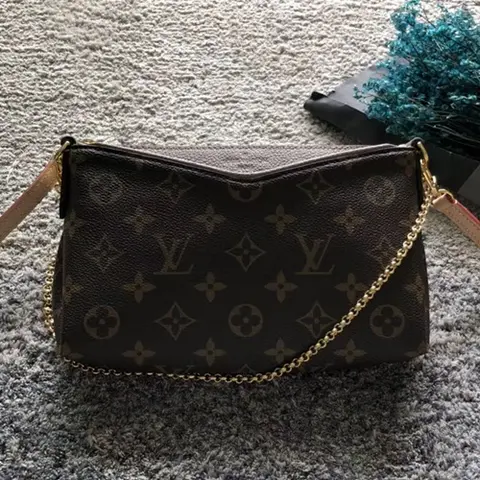 루이비통 Pallas Clutch Shoulder Bag, 23cm 명품 - 명품하우스