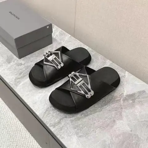 발렌시아가 발렌시아가 2025 BB로고 와펜 샌들 명품 - 명품하우스