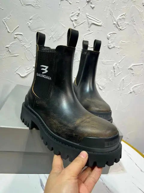발렌시아가 발렌시아가 2026 브라운 블랙 스트라이크 첼시 부츠 명품 - 명품하우스
