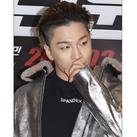 발렌시아가 발렌시아가 spandex 맨투맨 명품 - 명품하우스
