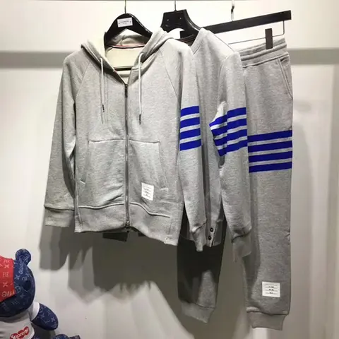 톰 브라운 톰브라운 트레이닝복 쓰리 세트 18011731 명품 - 명품하우스