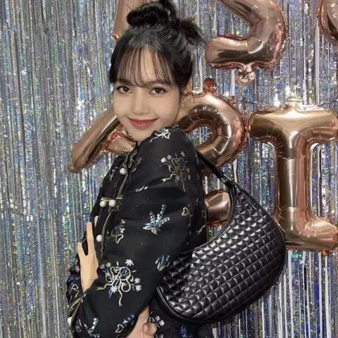 셀린느 셀린느 퀼팅 아바 Ava 램스킨 호보백 21052432 명품 - 명품하우스