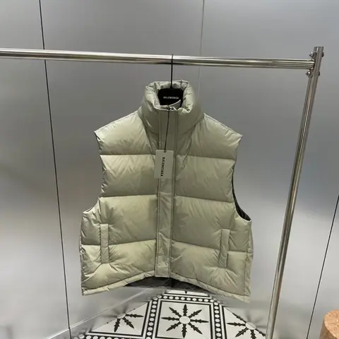 발렌시아가 발렌시아가 남/여 sporty B shape puffer 패딩 21092841 명품 - 명품하우스
