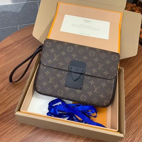 루이비통 루이비통 S Lock A4 Pouch M80560 명품 - 명품하우스