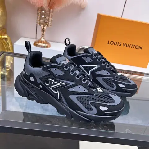 루이비통 루이비통 러너 태틱 Runner Tatic Sneakers 22051430 명품 - 명품하우스