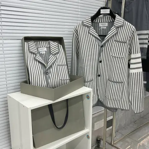 톰 브라운 톰브라운 스트라이프 코튼 자켓 22092946 명품 - 명품하우스