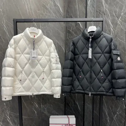 몽클레어 몽클레르 MONCLER Averole 아베롤 쇼트 다운 재킷 J20911A00004549SK999 명품 - 명품하우스