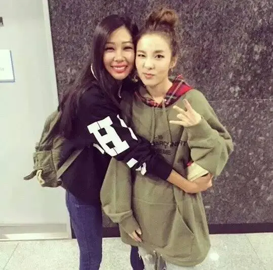 꼼데 가르송 Supreme 체크 후드 티 산다라 박 착용제품 명품 | 명품하우스