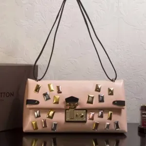 루이비통 Sac Triangle M 50851 명품 | 명품하우스