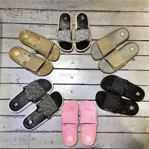 Adidas Yeezy Season 3 Slipper 명품 | 명품하우스