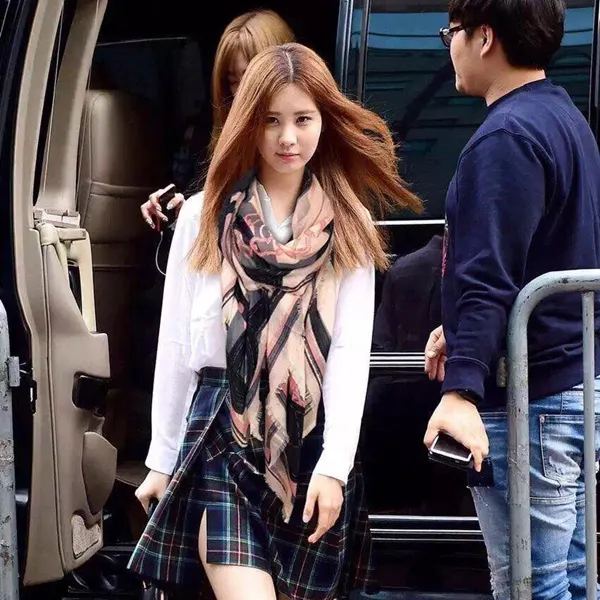 루이비통 케시미어 머플러 서현착용 명품 | 명품하우스