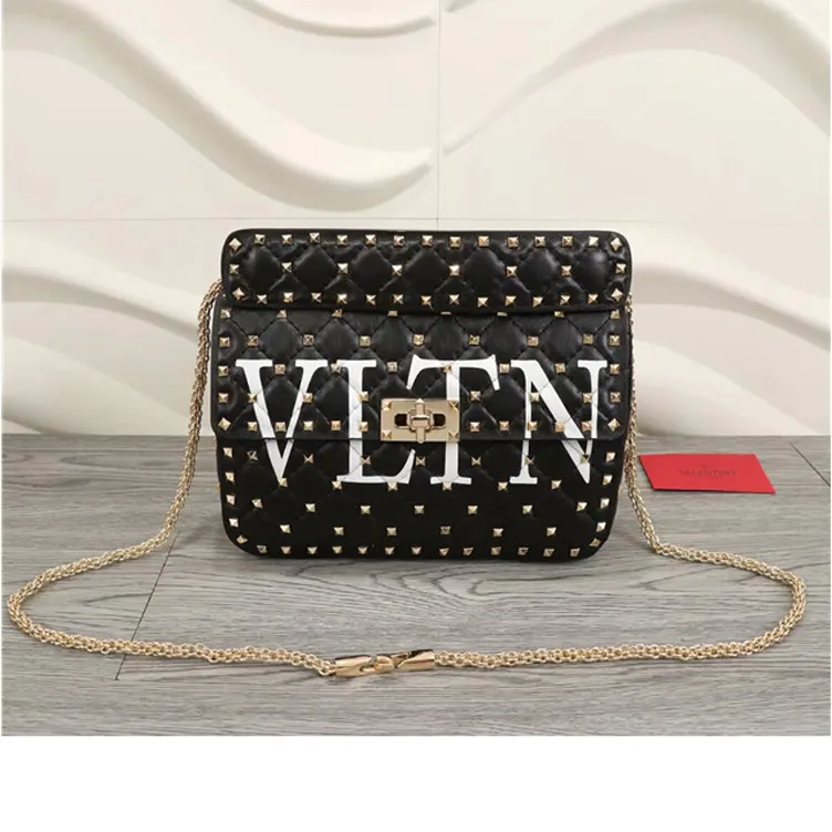 Valentino Shoulder Bag 0122M70 명품 | 명품하우스