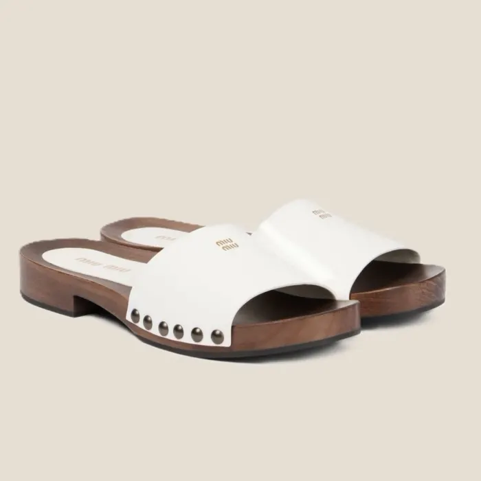 미우미우 Patent leather clogs 5Z425E 069 F0009 명품 | 명품하우스
