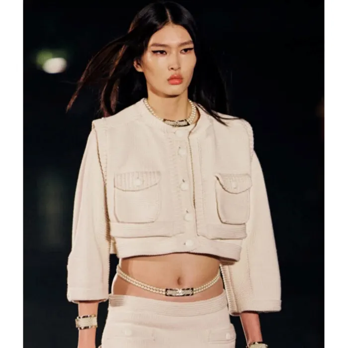 샤넬 공방(Métiers d’art) 베스트 P79982 K11530 AW001 명품 | 명품하우스