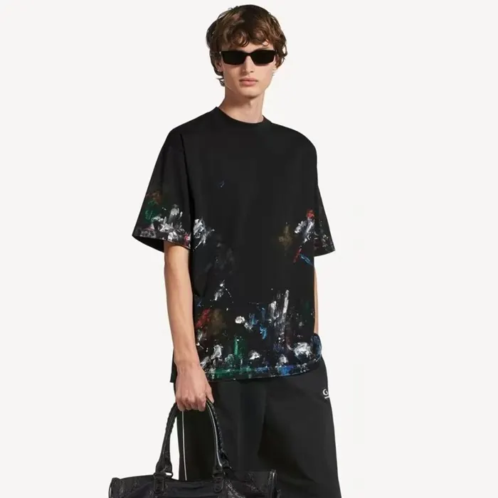 발렌시아가 Men's Painter's Shirt Medium Fit T shirt in Black 764235TUVJ71000 명품 | 명품하우스